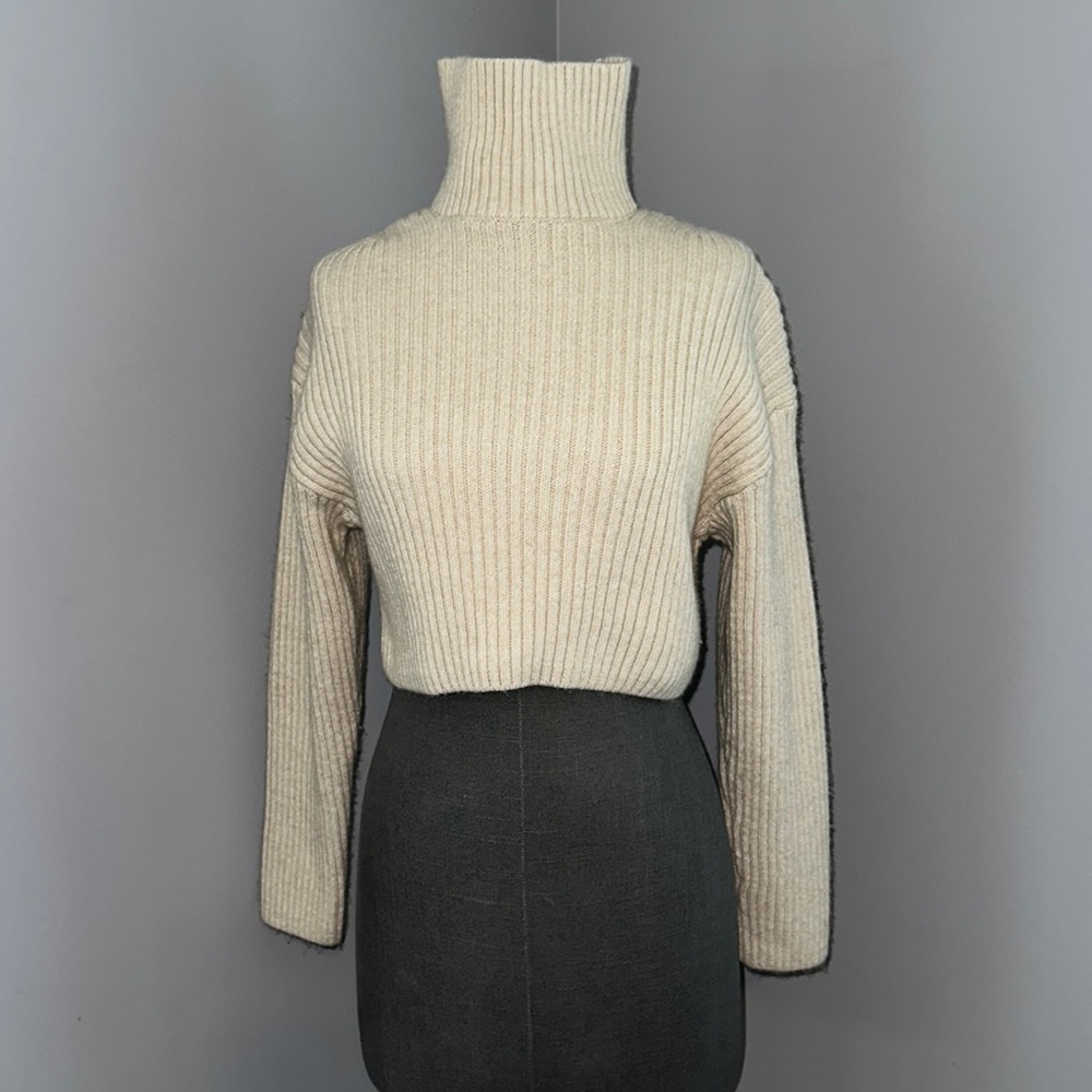 H&M Cream Cropped Sweater XS